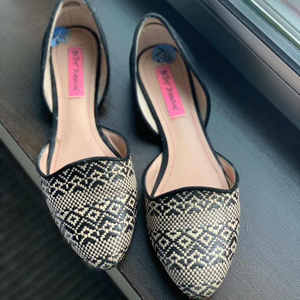 Cute tribal flats